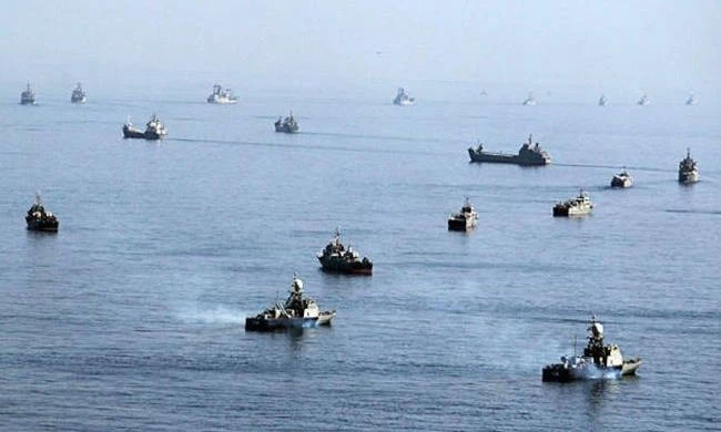 Μπουρλότο βάζει το Ιράν στα Στενά: «Θα γονατίσουμε την αγορά πετρελαίου»